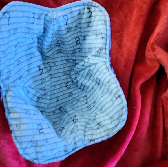 Hand- quilted potholders - Picture 4 of 5